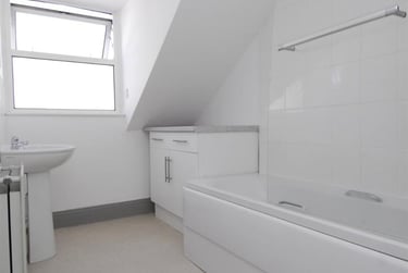 7 bed house, 1 Radnor Street, City Centre, Plymouth, PL48DR - Image 3